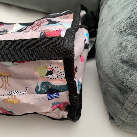 leSportsac crossbody bag with cat and dog print - Picture 8 of 9